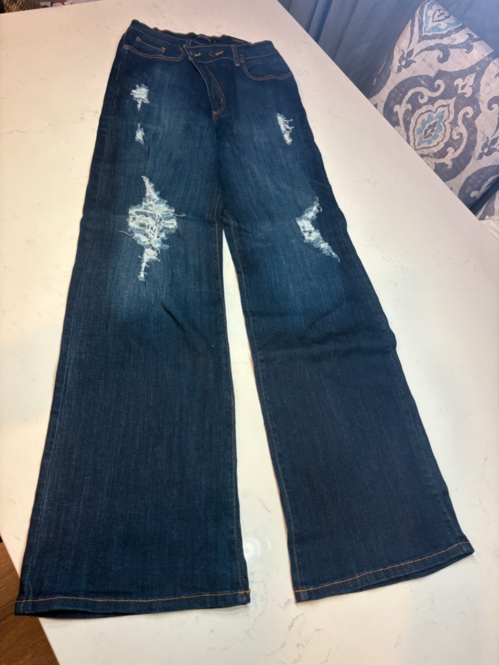 Distressed Dark Blue Wide-Leg Women's Jeans
